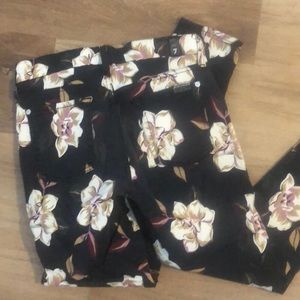 7 for All Mankind floral skinny’s!